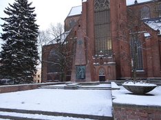 Sowjetisches Ehrenmal vor der St.-Marien Kirche