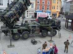Waffenschau_Neuer_Markt_1.jpg